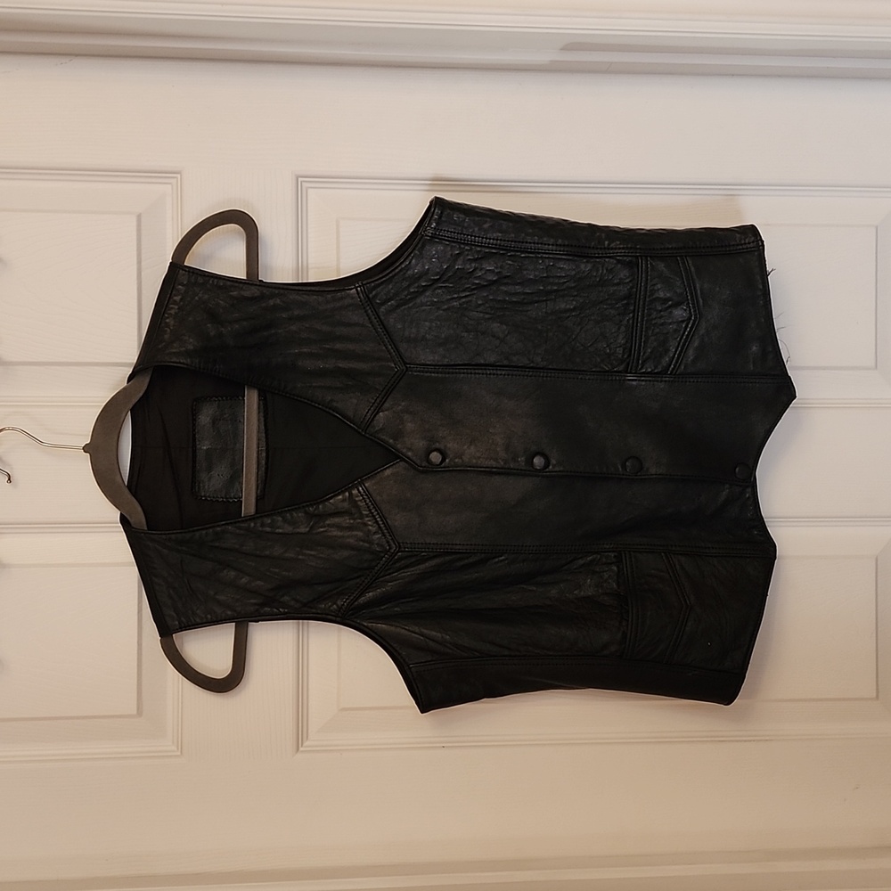 Vintage Snap‎ Button Black Leather Biker Vest Size M/L.